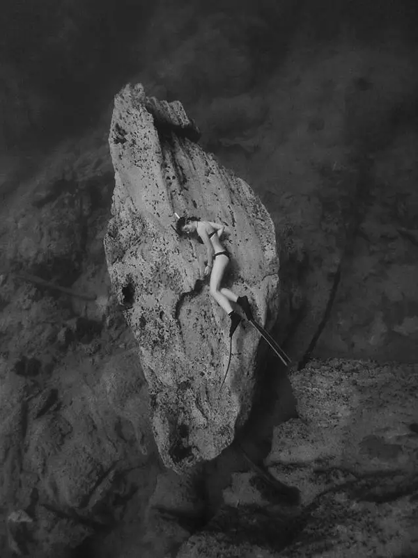 潛水拍照新姿勢，放下你的剪刀手，我們來這樣拍