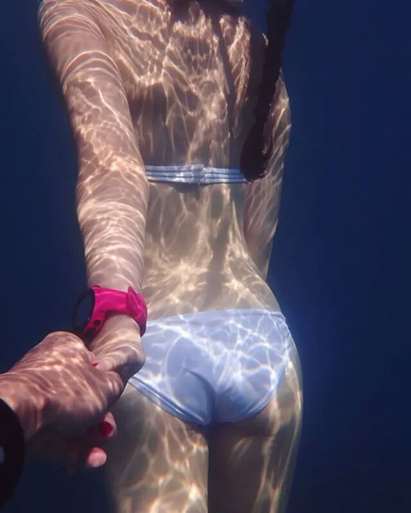 潛水拍照新姿勢，放下你的剪刀手，我們來這樣拍