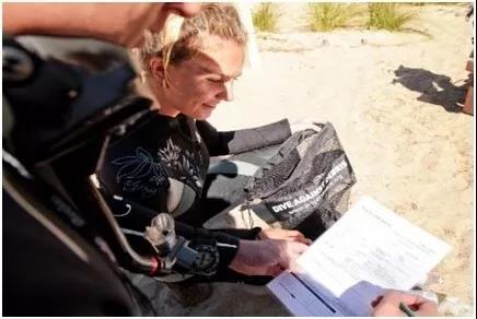 原來你是這樣的潛水員妹子！